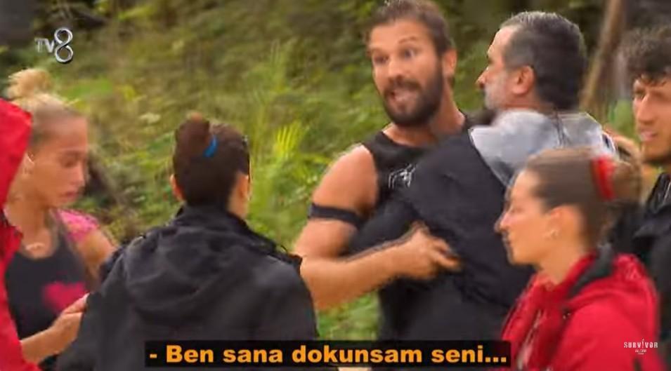 Survivorda Adem Kılıççı ve Efecan birbirine girdi Tehditlerin havada uçuştuğu kavgayı zor ayırdılar