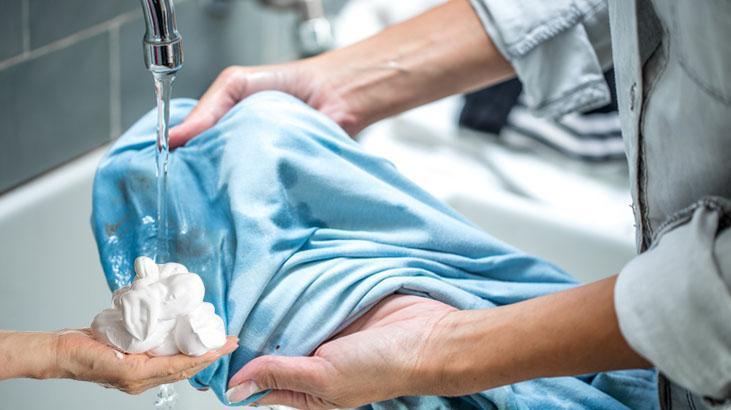 Soğuk ülkelerin bir numaralı leke çıkarıcısı Tek fısla yıkamadan işi çözüyor