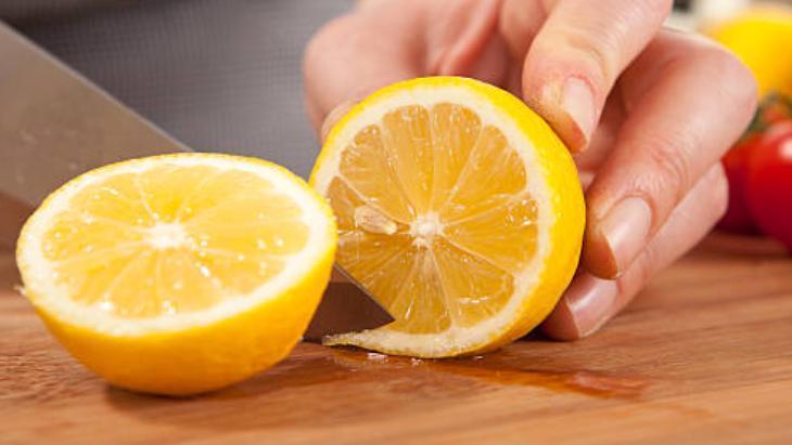 Kan akışını değiştiren koku Limon koklayanda ne tansiyon kalıyor ne tıkanıklık