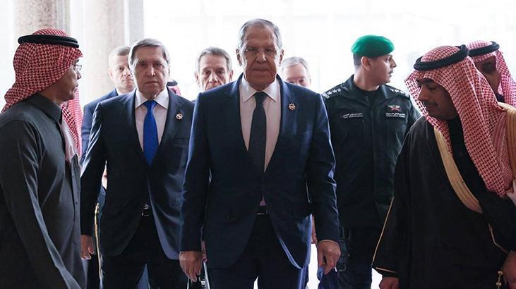 Riyadda 4,5 saatlik zirve sona erdi Zirveden görüntüler Riyadda 4,5 saatlik zirve sona erdi Zirveden görüntüler