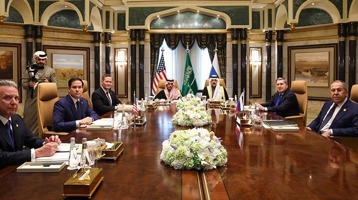 Riyadda 4,5 saatlik zirve sona erdi Zirveden görüntüler Riyadda 4,5 saatlik zirve sona erdi Zirveden görüntüler