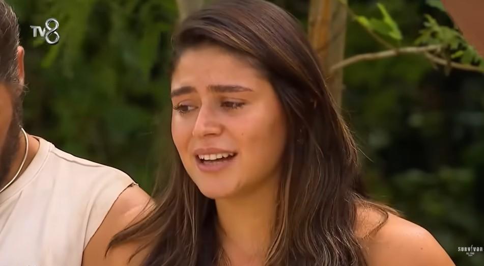Survivor Ayşe Yüksel gözyaşlarıyla döndü Adada duygusal anlar Survivor Ayşe Yüksel gözyaşlarıyla döndü Adada duygusal anlar