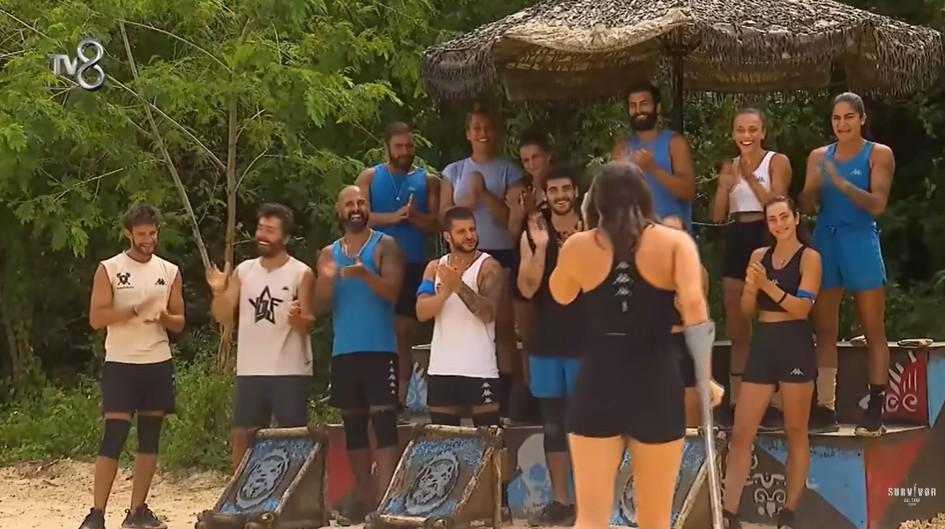 Survivor Ayşe Yüksel gözyaşlarıyla döndü Adada duygusal anlar Survivor Ayşe Yüksel gözyaşlarıyla döndü Adada duygusal anlar