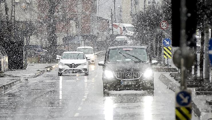 İSTANBUL’DA KAR KALINLIĞI NE KADAR OLUR, OKULLAR TATİL OLUR MU