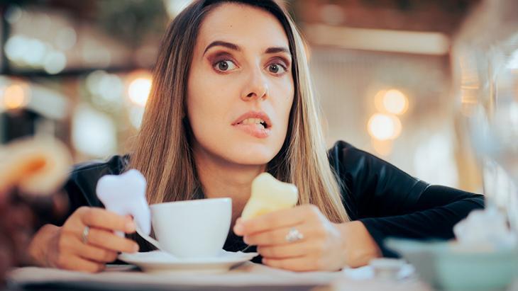 Kahve diş minesini zayıflatabilir Kahve diş minesini zayıflatabilir