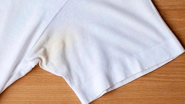 Çıkarmak isterken iyice derine itiyoruz Çaresi sıcak su değil, 5 dakikada leke uçacak