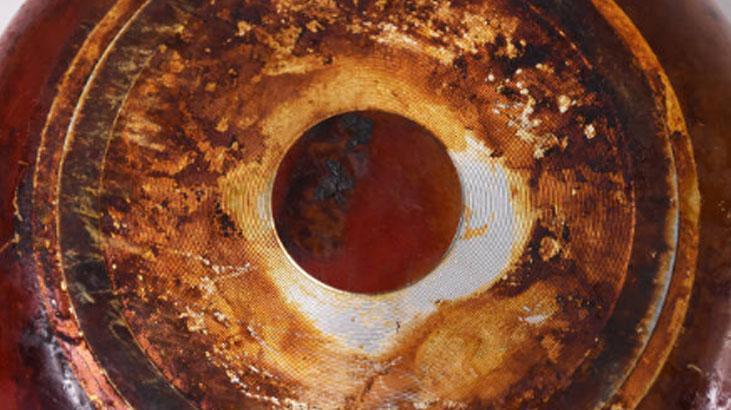 Dibi tutan tavayı tek sürüşte aynaya çevirdi Yumurta kabuğu ile kolayı böyle karıştırın Dibi tutan tavayı tek sürüşte aynaya çevirdi Yumurta kabuğu ile kolayı böyle karıştırın