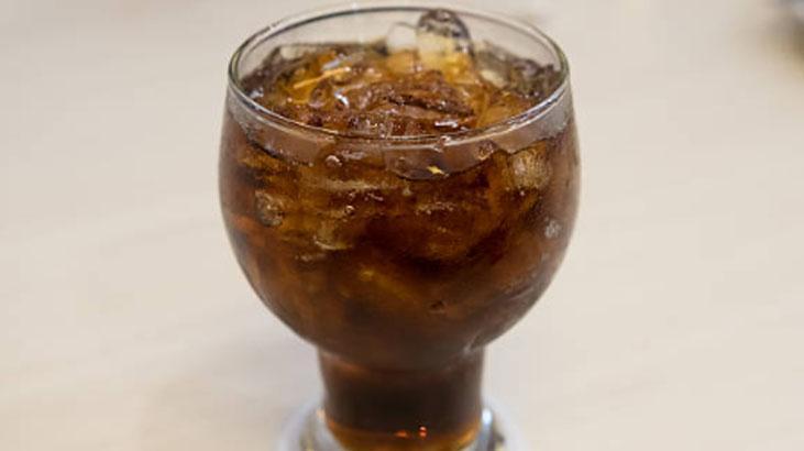 Dibi tutan tavayı tek sürüşte aynaya çevirdi Yumurta kabuğu ile kolayı böyle karıştırın Dibi tutan tavayı tek sürüşte aynaya çevirdi Yumurta kabuğu ile kolayı böyle karıştırın