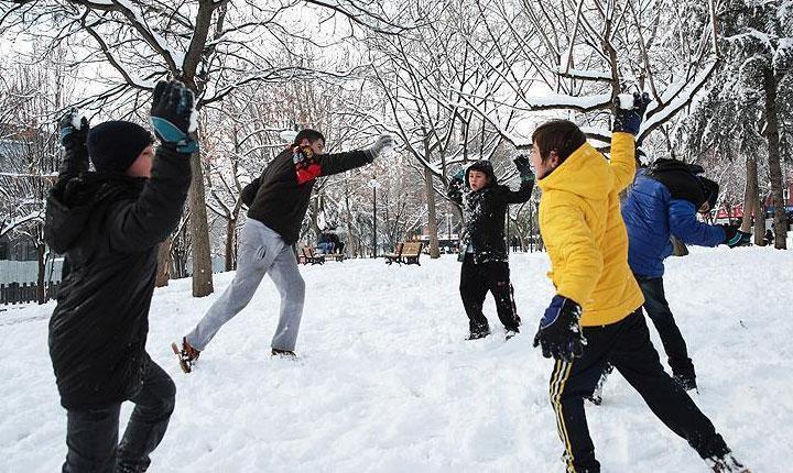 İSTANBULDA YARIN OKULLAR TATİL Mİ