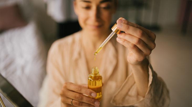 Hücreleri yenileyen formül Cildi bebek gibi yapan Aynısefa yağı Hücreleri yenileyen formül Cildi bebek gibi yapan Aynısefa yağı