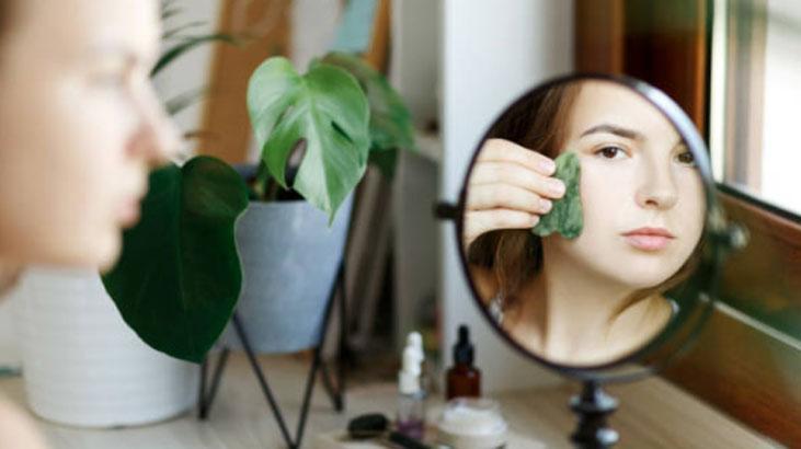 Grip sonrası yüzü şişti, sihirli taşla ovarak sorunu çözdü: Çene kemiğim düzeldi