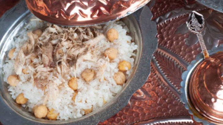 Her tanesi inci gibi kalacak Pilav böyle saklanırsa 24 saat kıvamı değişmiyor