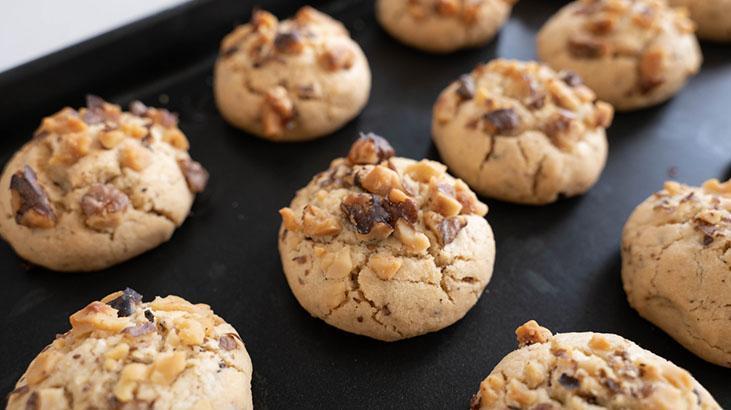 Kıyır kıyırlığı dillere destan, çay yanında lüp lüp gidiyor Yumuşacık Van pastası tarifi