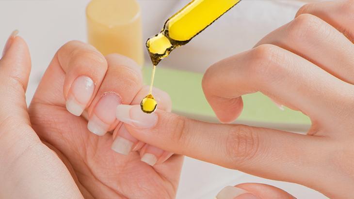 Oje uğruna mahvolan tırnakların kurtarıcısı Sadece damlatın, tüm hasarı onarıyor