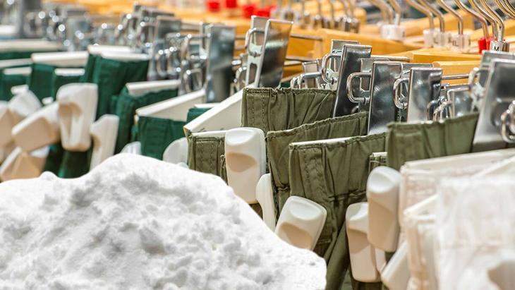 Mağazadaki kıyafetlere nişasta serpiyorlarmış Giymeden önce mutlaka yıkayın