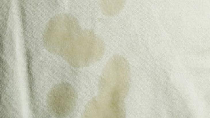 YÖNTEM 1: ÇAMAŞIRLARI DETERJANSIZ TEKRAR YIKAYIN