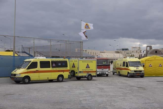 Egede deprem kabusu sürerken, Santorini hayalet adaya döndü