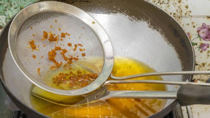 Kızartma yağındaki artıkları mıknatıs gibi çekiyor Tek damlası israf olmayacak