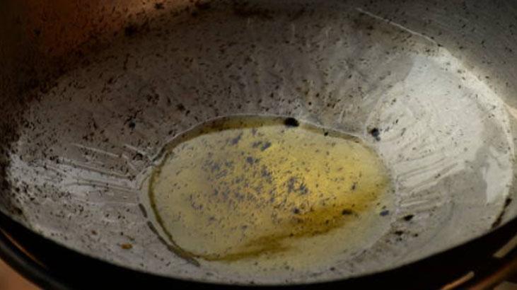 Kızartma yağındaki artıkları mıknatıs gibi çekiyor Tek damlası israf olmayacak