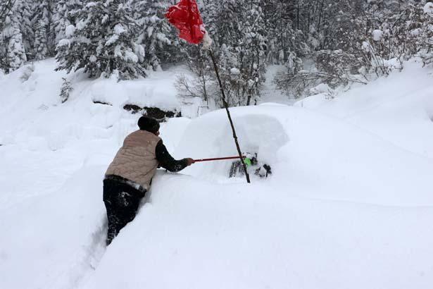 Le quartier englouti par la neige La pluie a cessé, les gens tentent de revenir à la vie normale : nous vivons cela chaque année