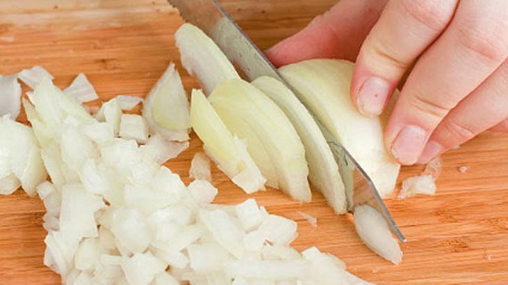 Soğanın keskin tadını alıp götürecek Ne koku ne acılık kalıyor, sütlü lezzet sırrı