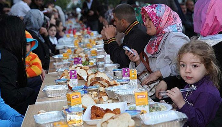 EMZİREN ANNE ORUÇ TUTMAZSA FİTRE VERİR Mİ