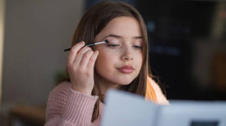 Herkes Türkan Şorayı konuşuyor Turkish Delight efsane oldu: Bir sürme yeter