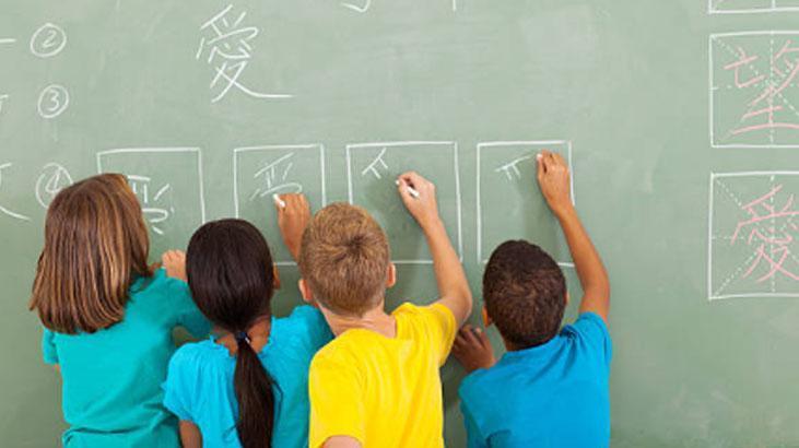 Çocukların erken yaşta birden fazla dil öğrenmesi neden daha avantajlı