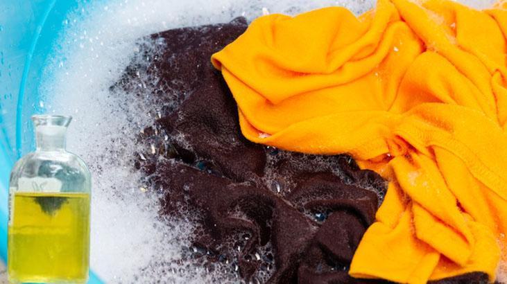 Silmeyen cam bezleri böyle temizlenir Bir ölçüsü yetiyor, pisliği akıtan formül