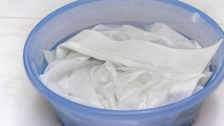 Silmeyen cam bezleri böyle temizlenir Bir ölçüsü yetiyor, pisliği akıtan formül