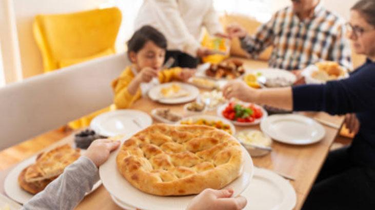 Böylesini yemediniz Yumurtasız en güzeliymiş, üstü nar gibi kızaran pide tarifi