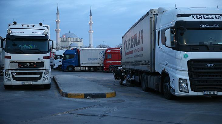 Dolaplarımızda ihtiyacımız olan her şey var Dolaplarımızda ihtiyacımız olan her şey var