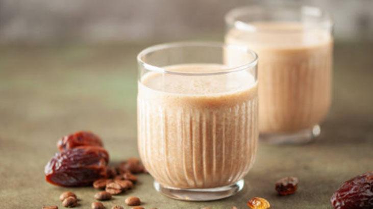 Sahurun vazgeçilmezi Sütle karışan hurma açlığa meydan okur, çaresi sıcak suda Sahurun vazgeçilmezi Sütle karışan hurma açlığa meydan okur, çaresi sıcak suda