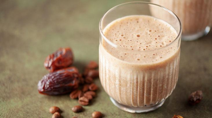 Sahurun vazgeçilmezi Sütle karışan hurma açlığa meydan okur, çaresi sıcak suda Sahurun vazgeçilmezi Sütle karışan hurma açlığa meydan okur, çaresi sıcak suda