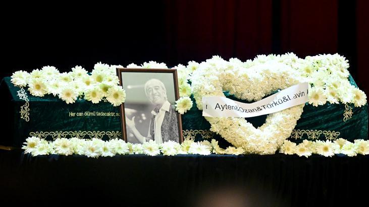 Edip Akbayrama veda Kızı Türkü Akbayram gözyaşlarına boğuldu