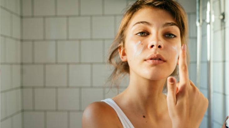 17 yıllık dermatolog güzellik reçetesini verdi Cildi 10 yıl gençleştiren yağ çekme tekniği