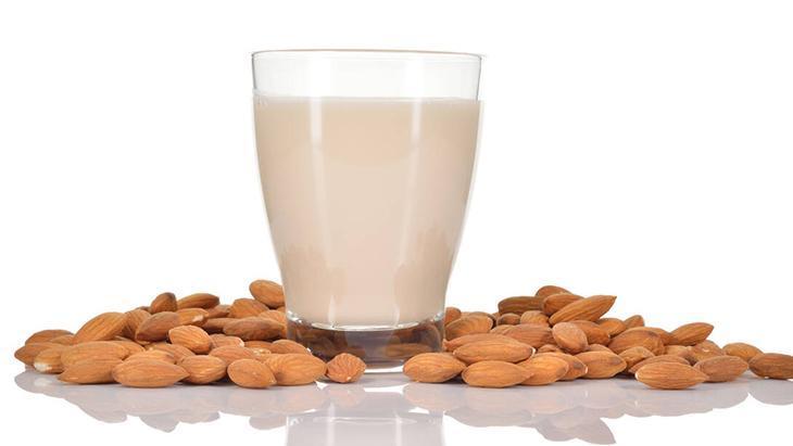 2- Badem sütü 2- Badem sütü