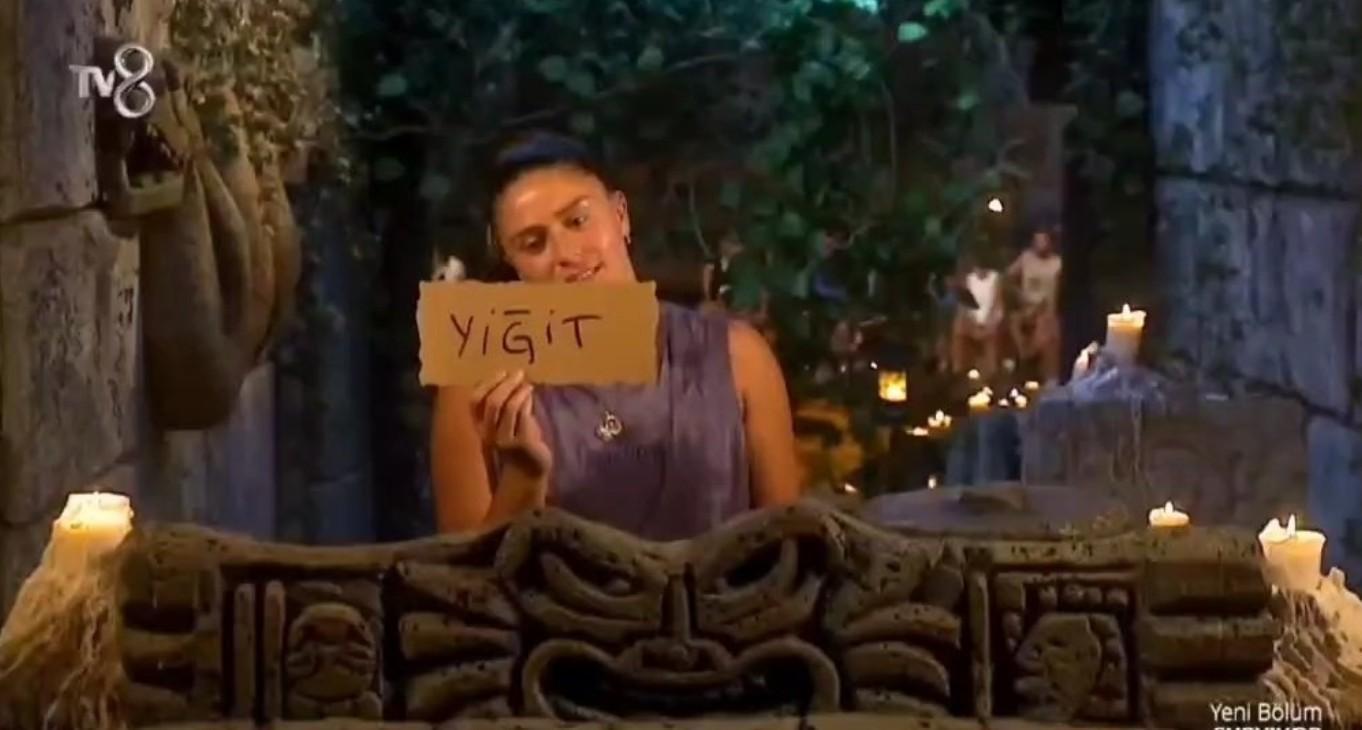 Survivor Yiğit Poyraz eleme adayı oldu Ayşe Yükselden dikkat çeken sözler: Artık kazıklara doydum Survivor Yiğit Poyraz eleme adayı oldu Ayşe Yükselden dikkat çeken sözler: Artık kazıklara doydum