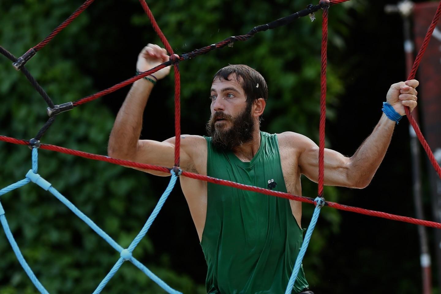 KİMSEYE BİR NEFRETİM YOK KİMSEYE BİR NEFRETİM YOK