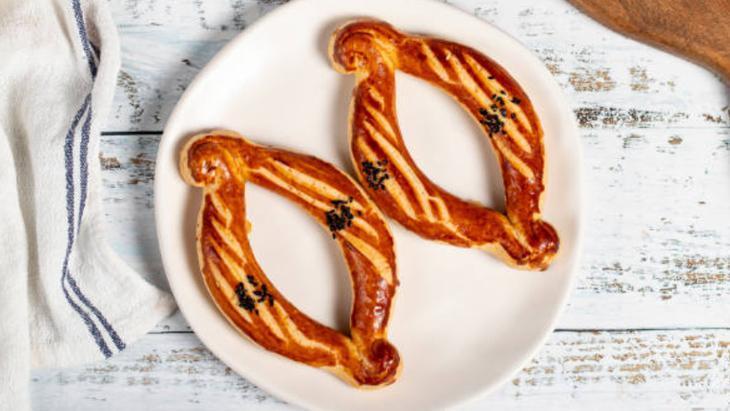 Pastanedekileri unutun Çayla leziz oluyor: 25 dakikada pişiyor, elemeden koymayın