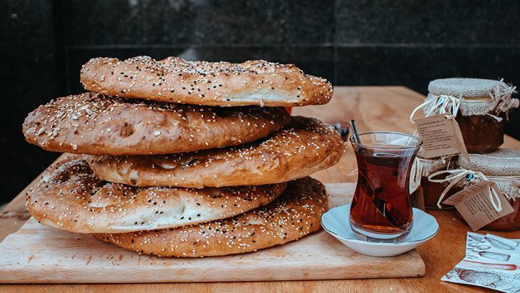 Ramazan pidesini çok sıcak tüketmemeye özen gösterin Ramazan pidesini çok sıcak tüketmemeye özen gösterin