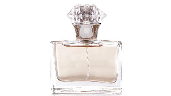 Parfümü böyle saklayın Tek fıs günlerce kalacak, banyoda tutmak hata