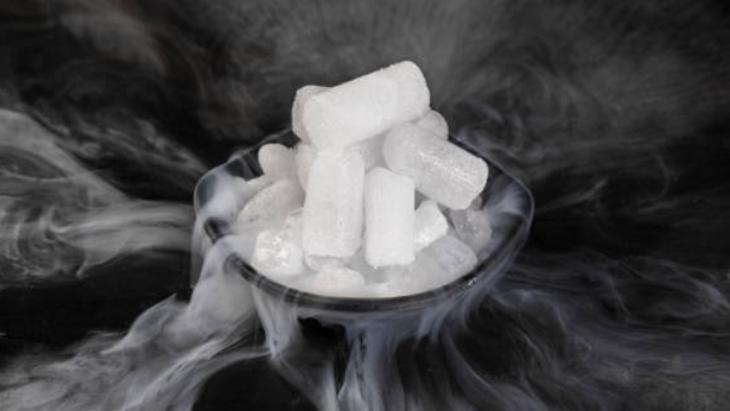 Piyasada 130 lira evde 1 tüp yetiyor Erimeyen buz yapmak artık çok kolay Piyasada 130 lira evde 1 tüp yetiyor Erimeyen buz yapmak artık çok kolay