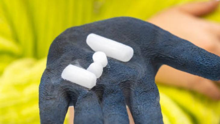 Piyasada 130 lira evde 1 tüp yetiyor Erimeyen buz yapmak artık çok kolay Piyasada 130 lira evde 1 tüp yetiyor Erimeyen buz yapmak artık çok kolay