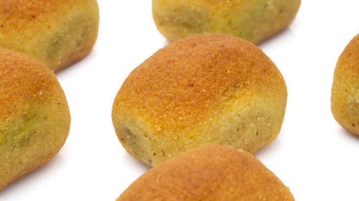 Ramazanda mideyi şişirmeyen irmik helvası Şerbeti anında çekiyor, lokum gibi