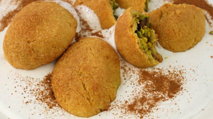 Ramazanda mideyi şişirmeyen irmik helvası Şerbeti anında çekiyor, lokum gibi