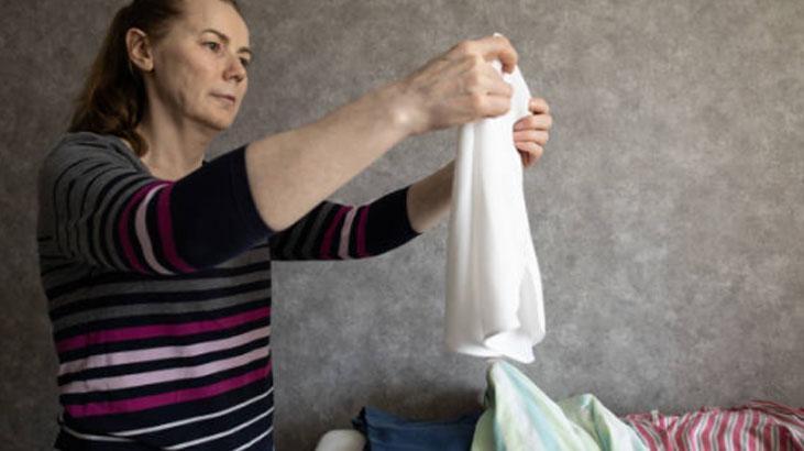 Çeken kıyafetin çözümü saç kreminde İlk yıkamada eskiye döndüren yöntem