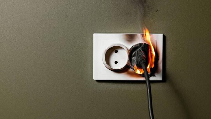 Hepsini aynı anda fişe takınca dayanmıyor Tek cızırtı bile sorun, çözümü var