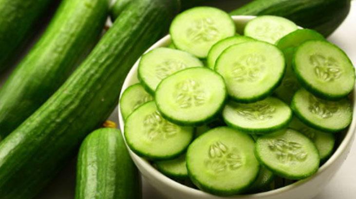 Dolapta içi geçiyor, suya koyunca hep diri Kütür kütür salatalıklar için taktik