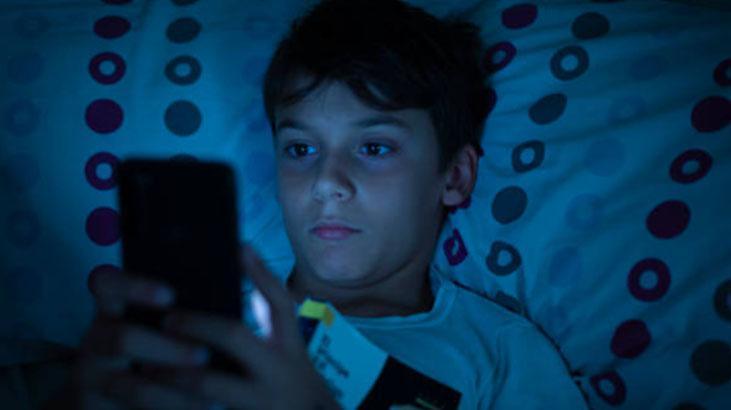 Mavi ışık çocukların uyku düzenini nasıl sabote ediyor